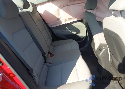 2017 Hyundai Elantra Se z USA, uszkodzony, nr VIN 5NPD84LF8HH103733